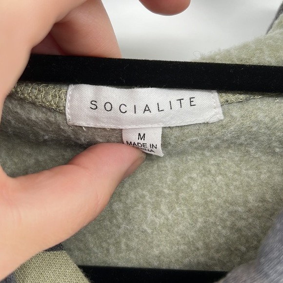 Socialite Camo Hoodie - Medium - Picture 3 of 6